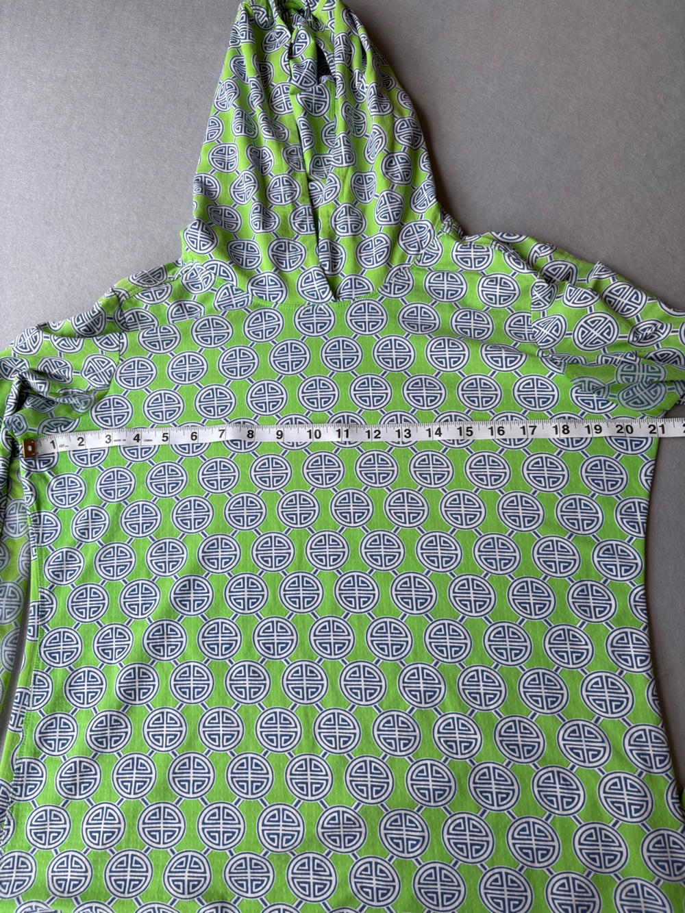 IBKUL Green and White Printed Hooded Long Sleeve Top UPF 50+ - Picture 8 of 8